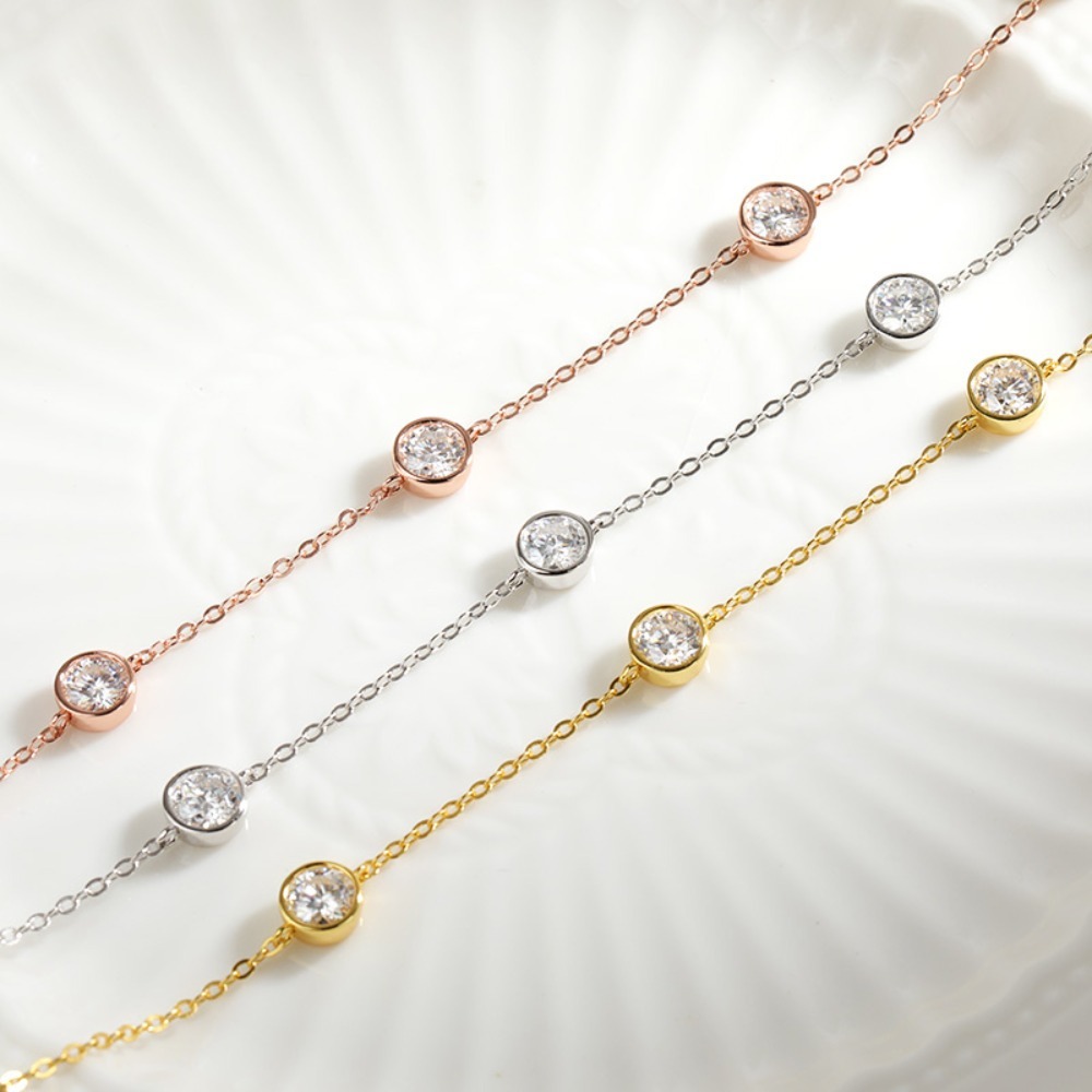 GRA Certified 5mm Moissanite N - Bezels Set Pendant recension och pris