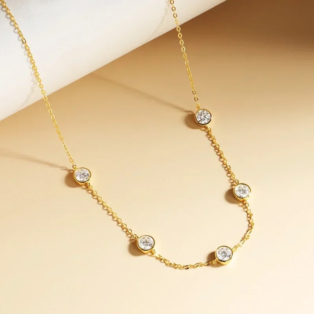 GRA Certified 5mm Moissanite N - Bezels Set Pendant recension och pris