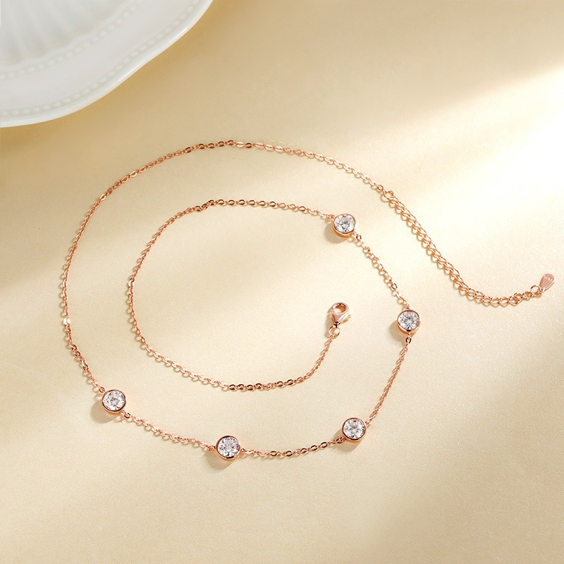 GRA Certified 5mm Moissanite N - Bezels Set Pendant recension och pris